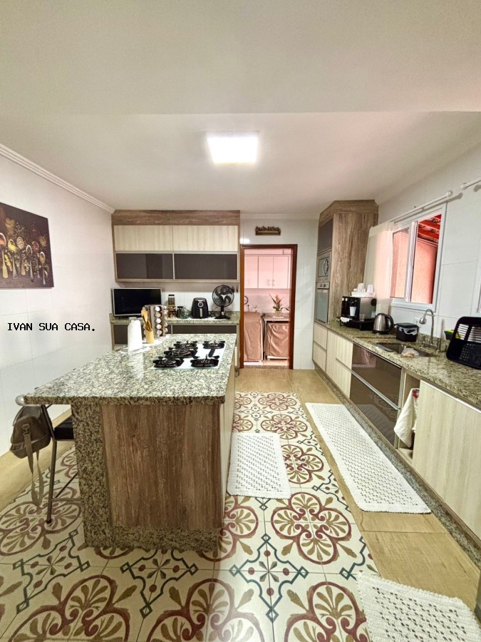 Casa, 3 quartos, 251 m² - Foto 9