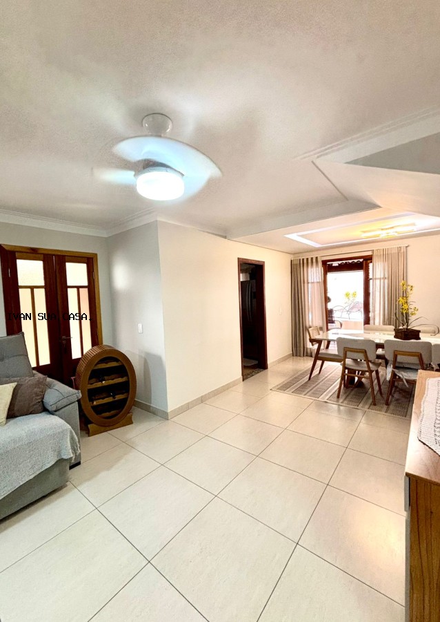 Casa, 3 quartos, 251 m² - Foto 4