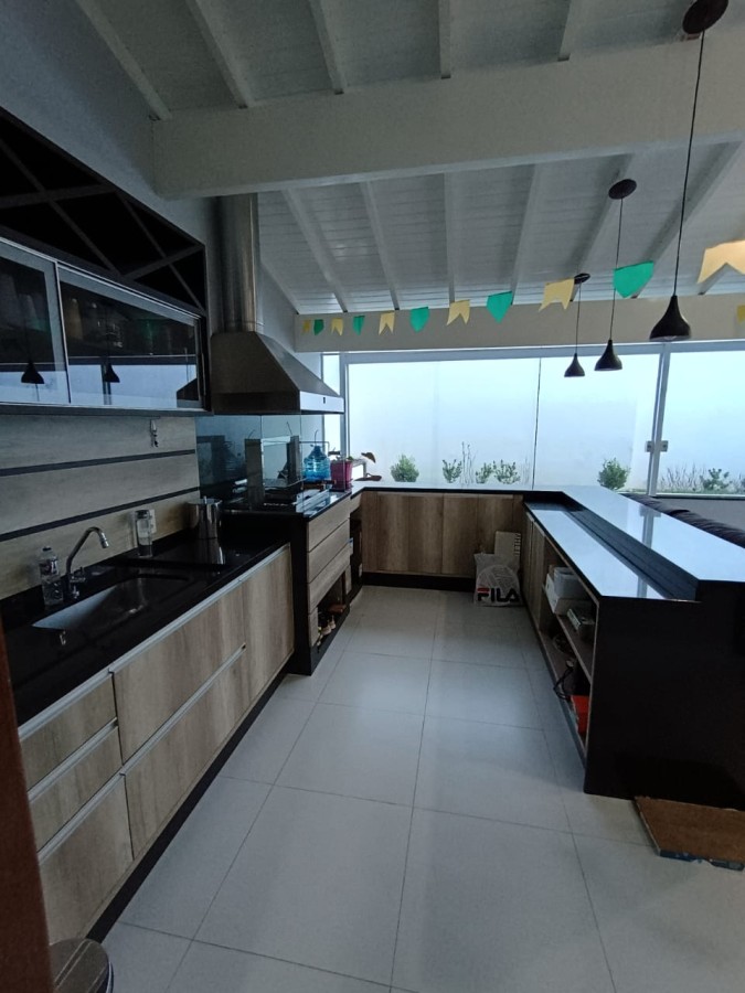 Casa, 3 quartos, 248 m² - Foto 1