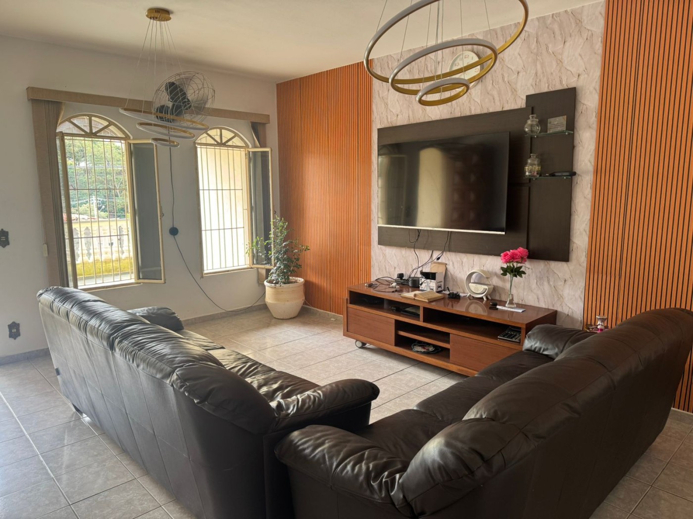 Casa, 2 quartos, 300 m² - Foto 1