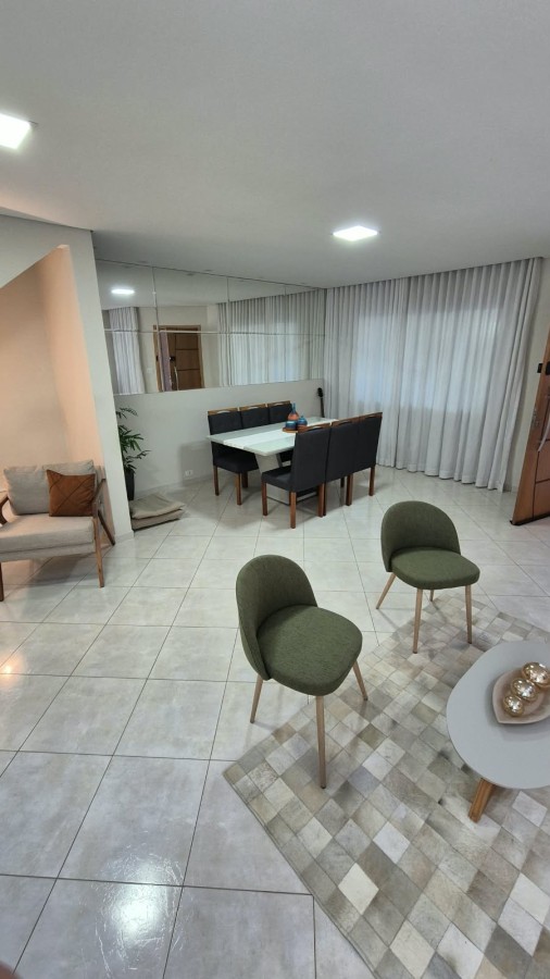 Casa, 3 quartos, 218 m² - Foto 1