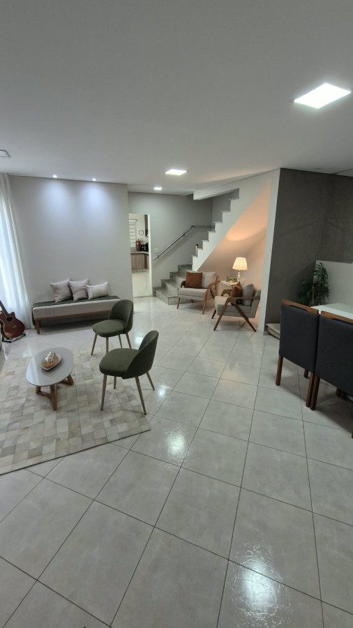 Casa, 3 quartos, 218 m² - Foto 4